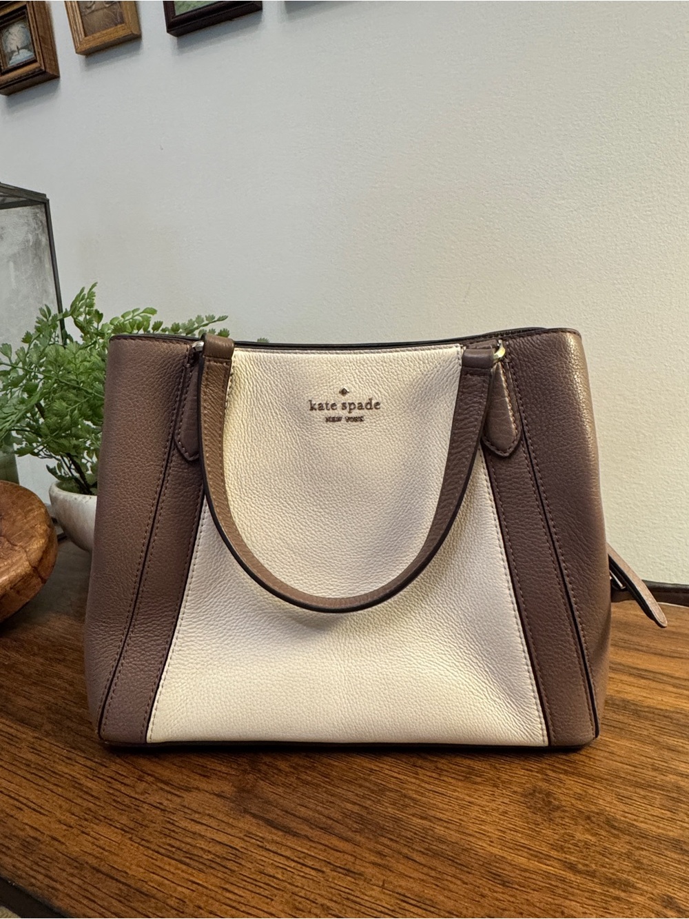 Kate Spade Jackson Medium Triple Compartment Leather Two-Tone Purse - Picture 2 of 5